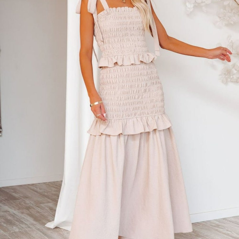 VICI COLLECTION Penelope Smocked Tiered Maxi Dress